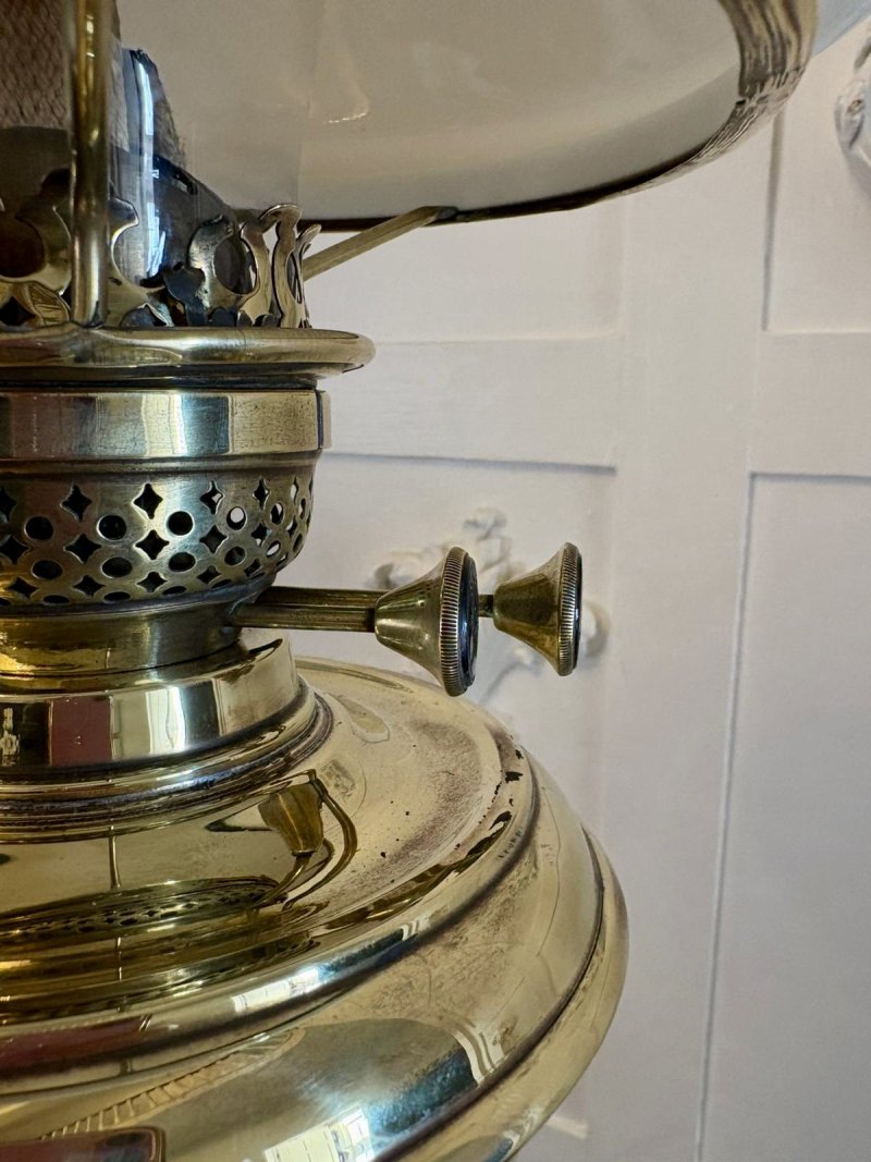 Antique Victorian Quality Brass Oil Lamp